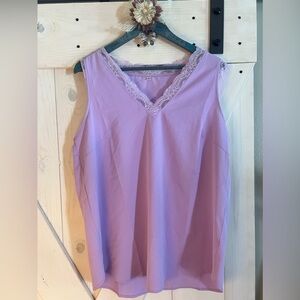 Gorgeous lavender top 💜